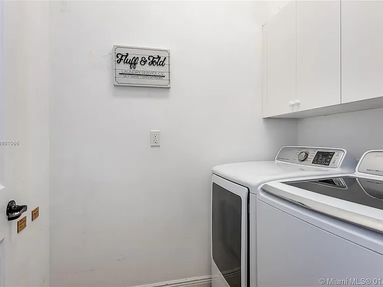 8310 NW 39th Ct — Photo 15