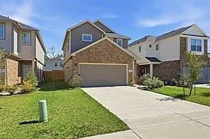4 bed, 2.5 bath, 1897 sqft, $1,950 — Photo 2
