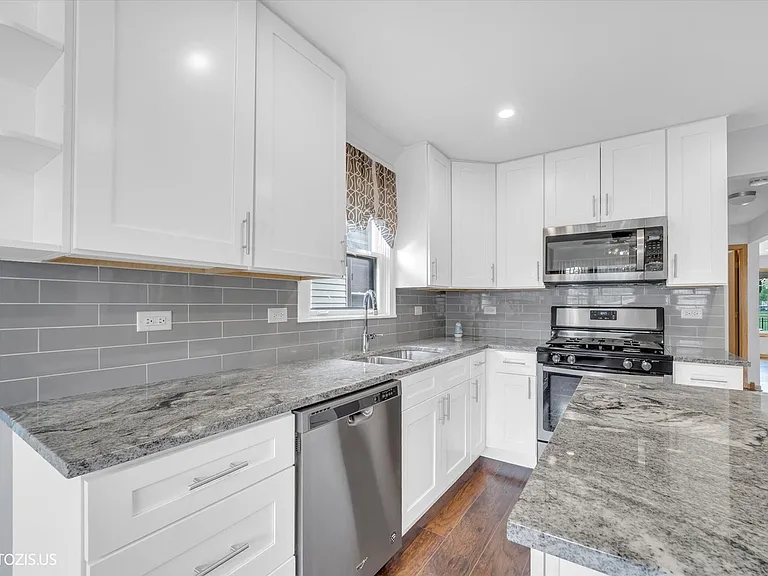4043 N Wagner Ave — Photo 13