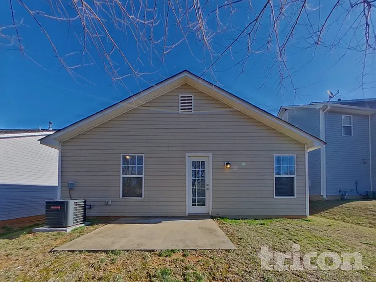 340 Peachtree Rd — Photo 18