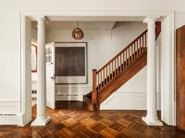 216 East 21st Street TWNH image 3 of 17