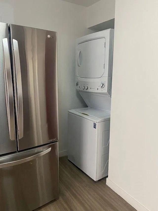 2 bed, 880 sqft, $2,800 — Photo 3