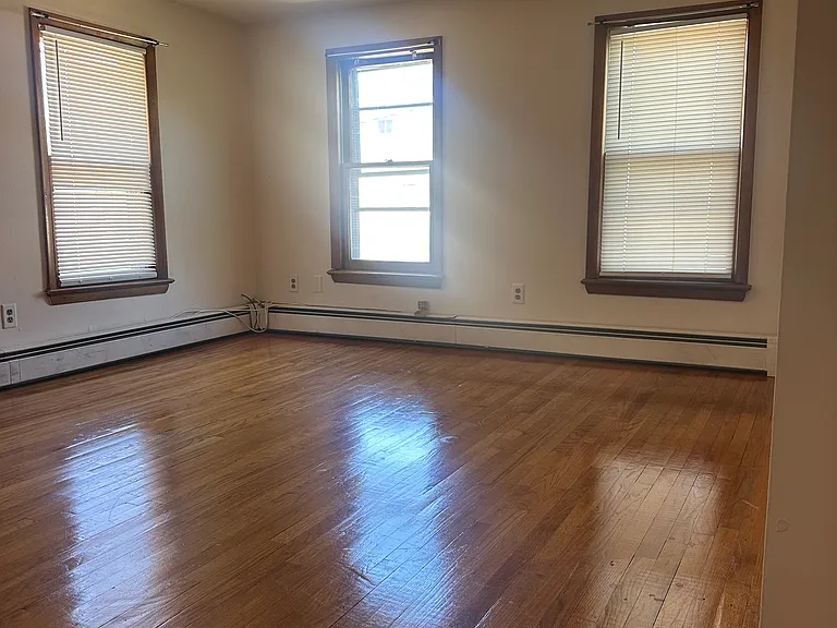 28-30 Florence Ave #4 — Photo 10