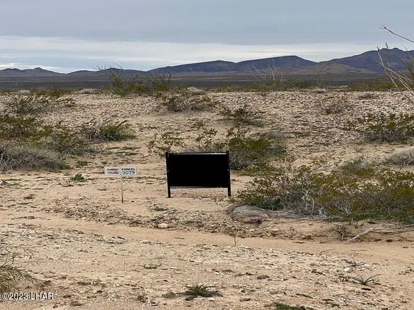 3079 S Golden Spike Rd, Yucca, AZ 86438