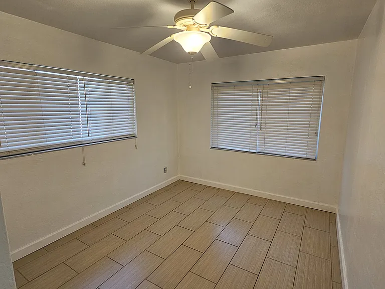 4900 Caesar Way S — Photo 17