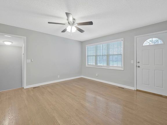 3rd image of 304 Nix Dr