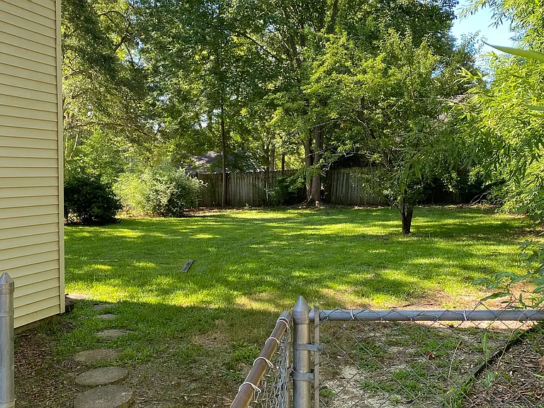 208 Standifer Ave — Photo 3