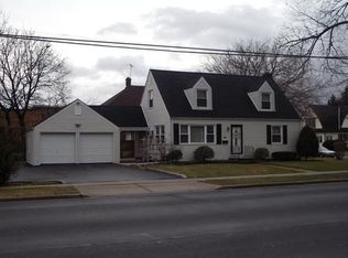 64 Division Ave, Hicksville, NY 11801