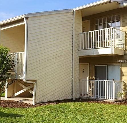 2nd image of 215 Lake Brook Cir Unit 202