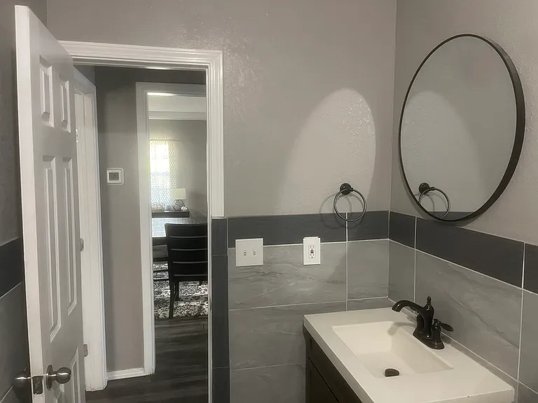 1701 S Monroe St — Photo 16
