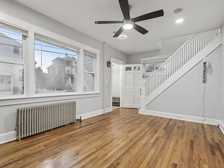 56 Gordon St — Photo 4