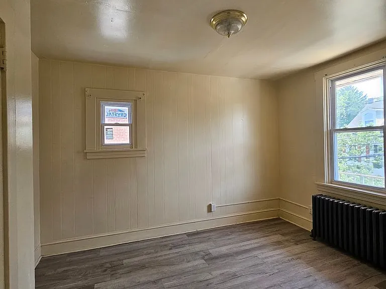 121 Laurel St — Photo 6