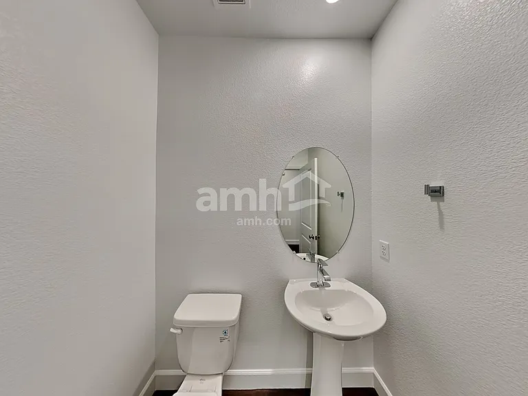 575 Lotus Land Ave — Photo 8