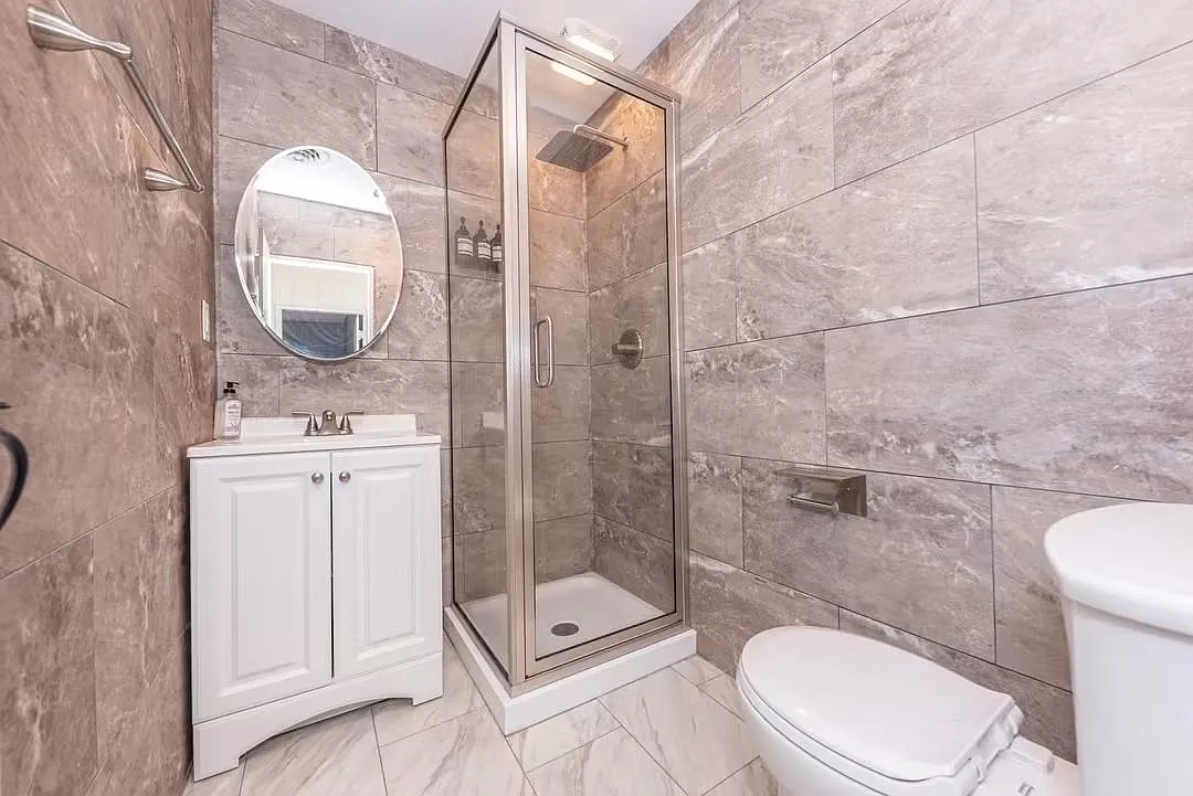 2 bed, 750 sqft, $2,100 — Photo 3