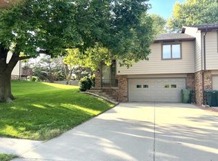 8 E 48th St, Kearney, NE 68847