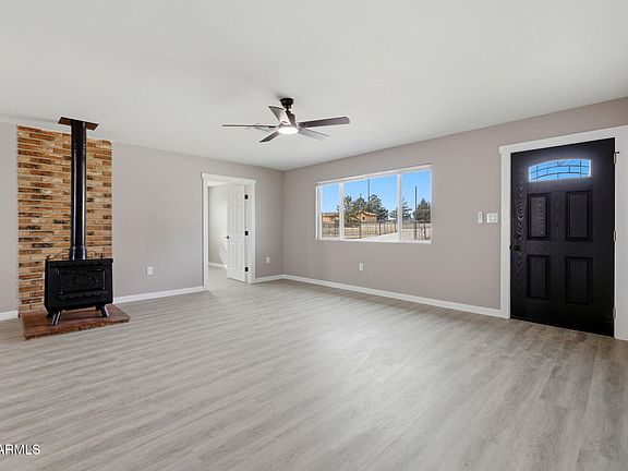 4th image of 2477 N Reed Rd