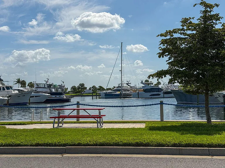 2013 Harbour Links Dr — Photo 53