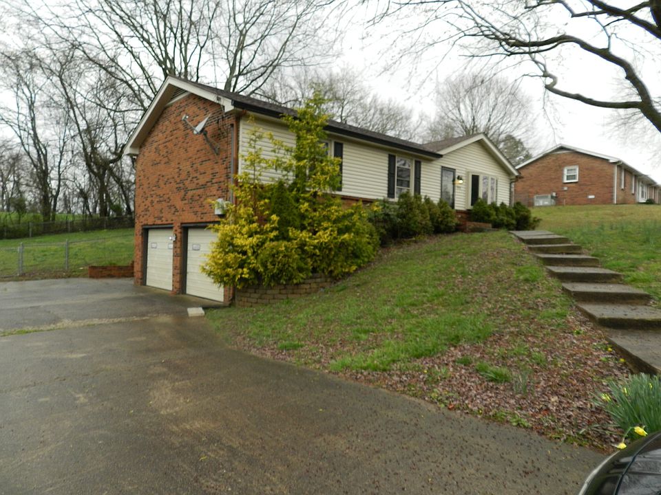 1st image of 1876 Harriet Dr
