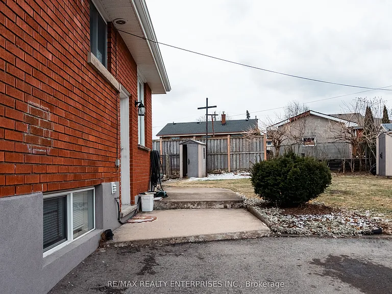 8 Salmond Ct #LOWER — Photo 9
