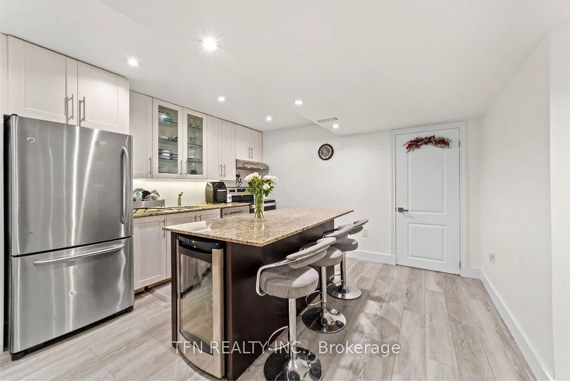 2 bed, $2,350 — Photo 2