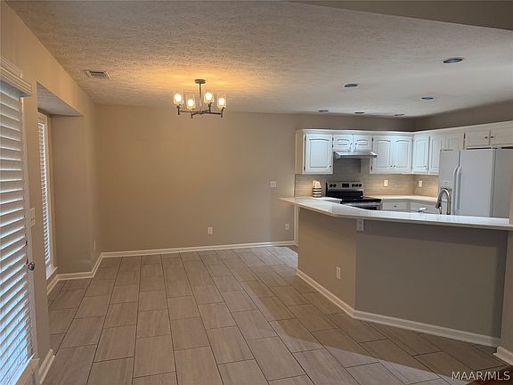 5th image of 1136 Hallwood Ln