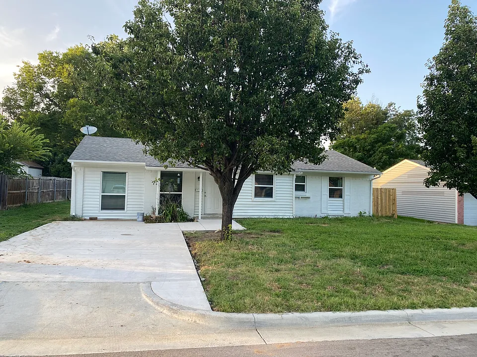 1104 Glenn Dr