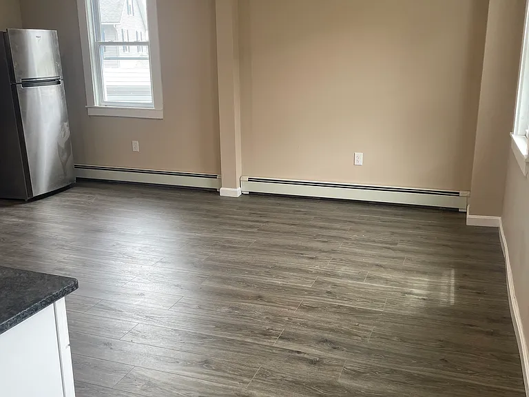 8 Village St #B — Photo 2