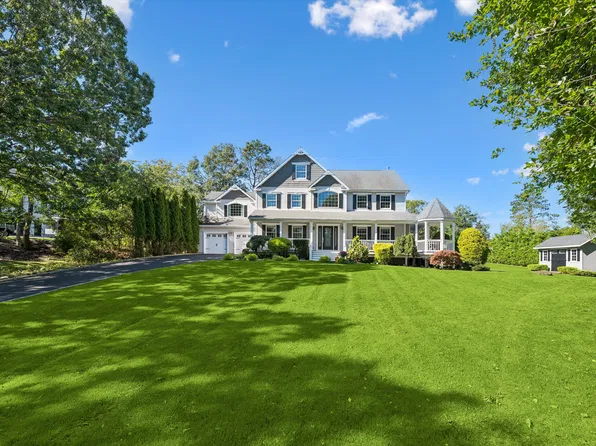 47 Bathing Beach Rd, Southampton, NY 11968