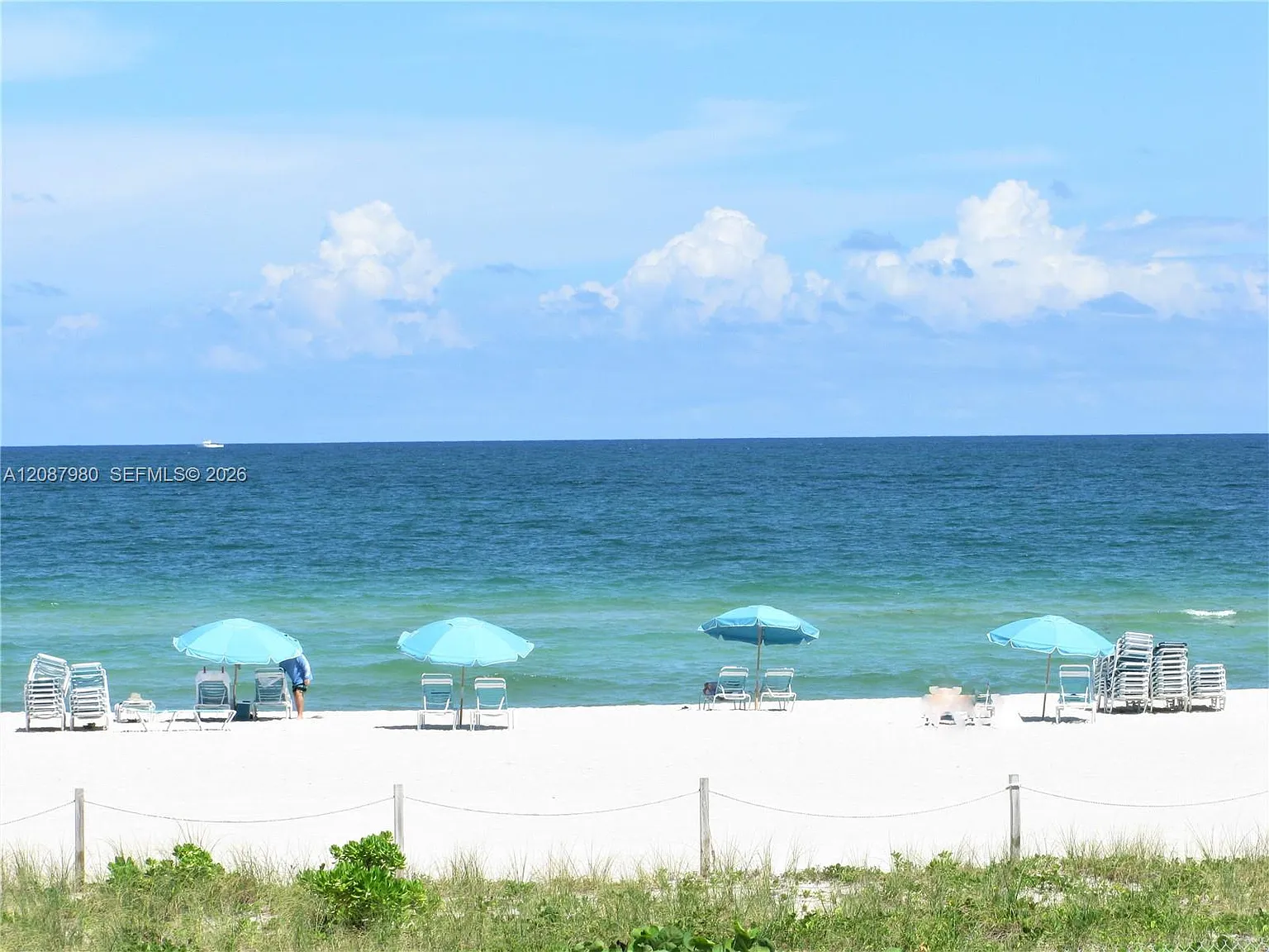 Arlen Beach Condo — Photo 2