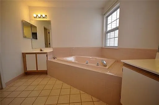 15 Prestwick Way — Photo 6