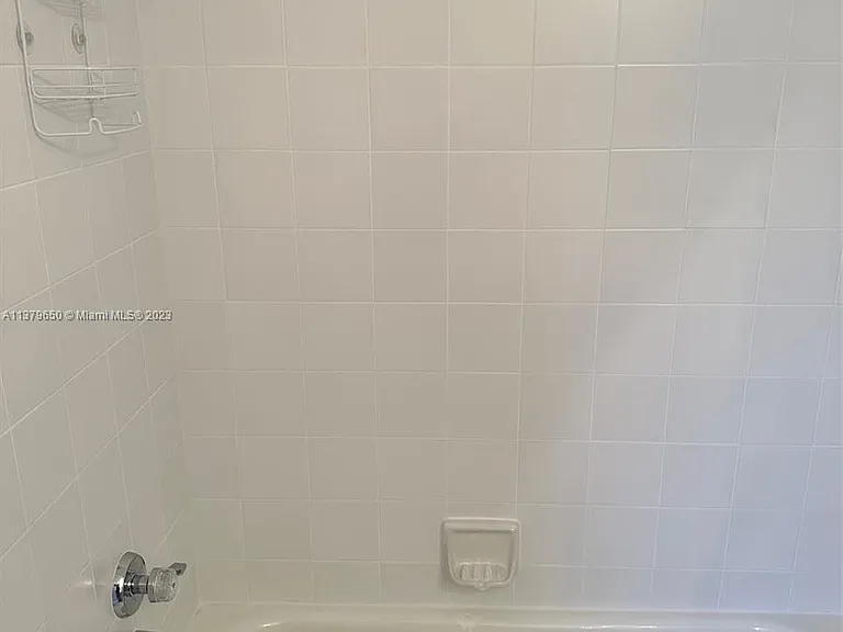1001 Sorrento Dr — Photo 23