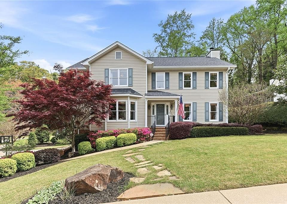 1st image of 560 Long Oak Dr