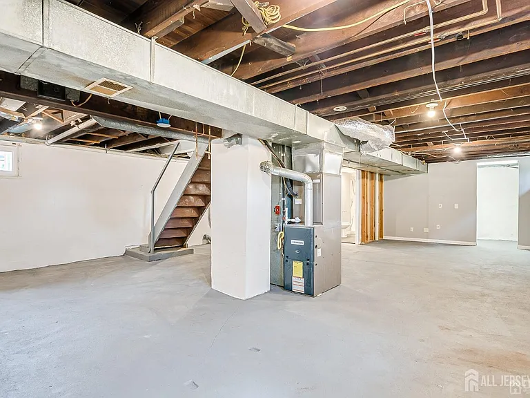 48 Johnson Pl — Photo 28