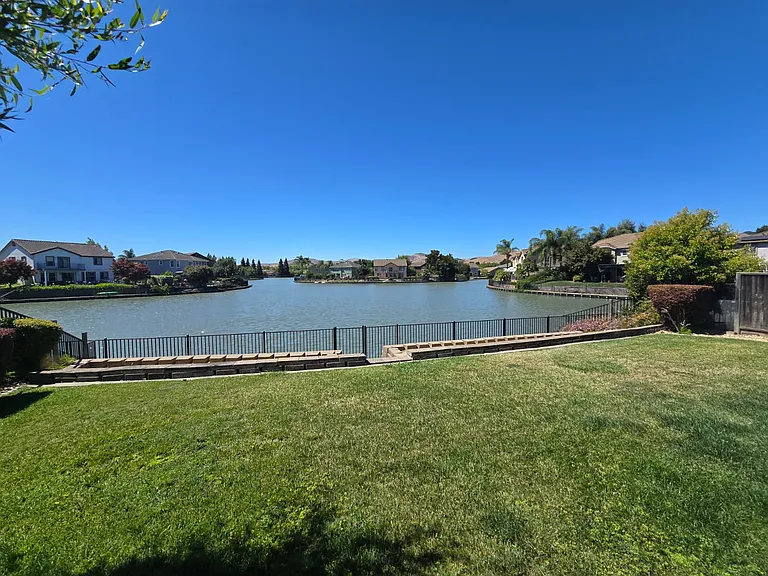 5130 Lakeshore Dr — Photo 52