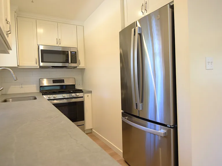 56 Mountain Ave — Photo 8