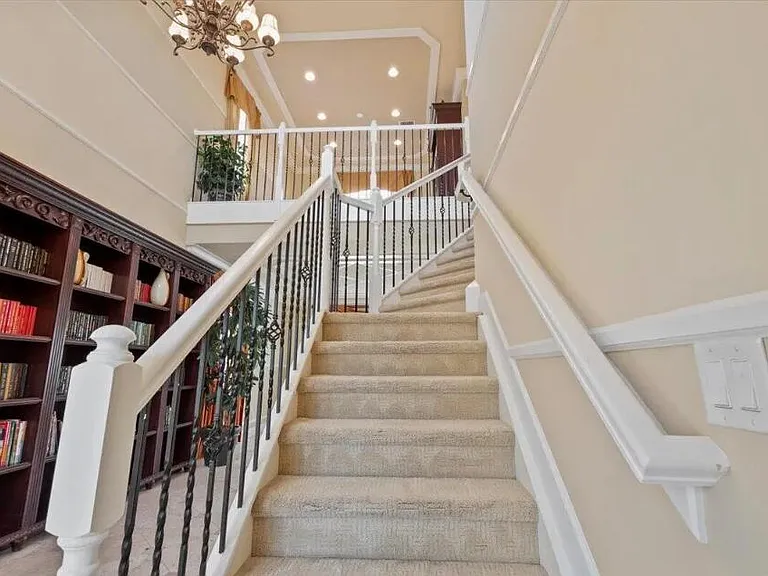 2335 NW Via Della Ct — Photo 32