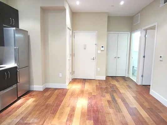 Rented by Mark David | media 33