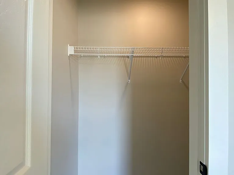 6228 Burbank Crossing Loop — Photo 36