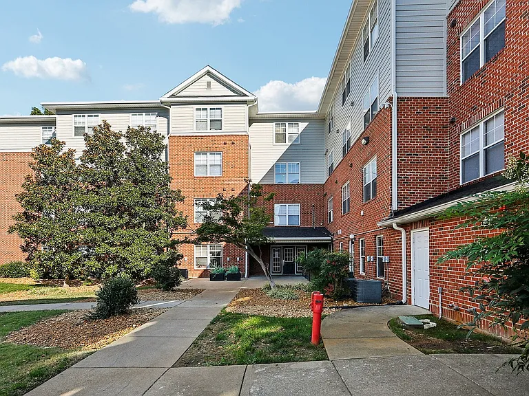 1-web-or-mls-University Ave-S2210-001