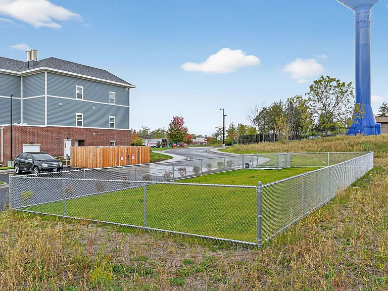 750 Tower Dr — Photo 15