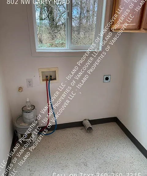 802 NW Carty Rd — Photo 11