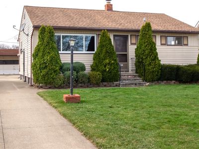6448 Delores Blvd, Brookpark, OH, 44142