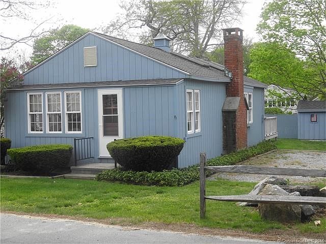 Front of cottage, from Vincent Ave