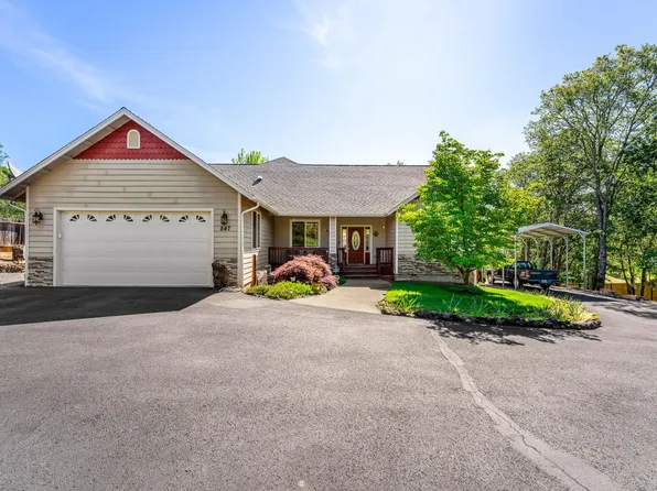 847 Three Pines Rd, Grants Pass, OR 97526