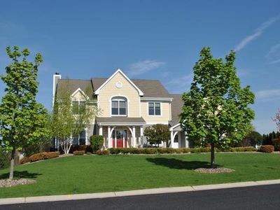 W170N5465 Ridgewood Dr, Menomonee Falls, WI, 53051