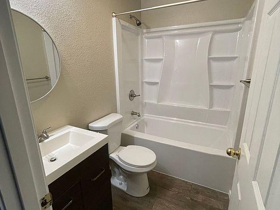 5th image of 709 Cedar Ave APT 3