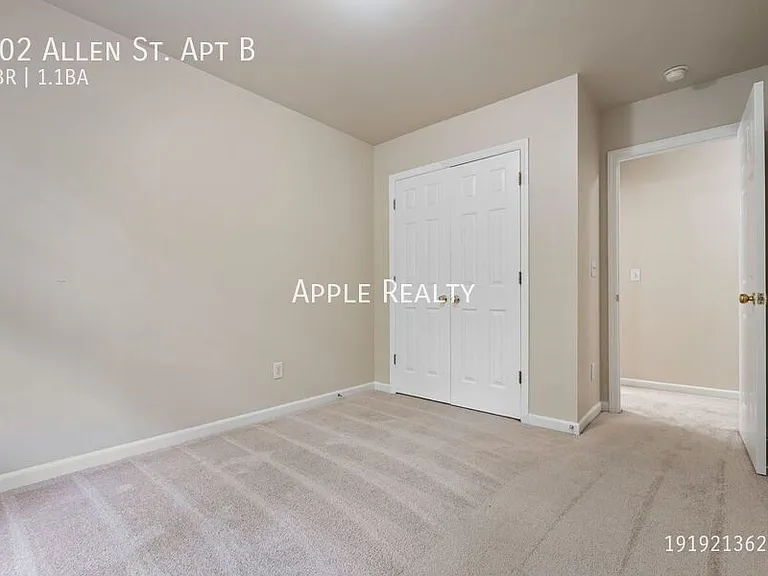 202 Allen St #B — Photo 11