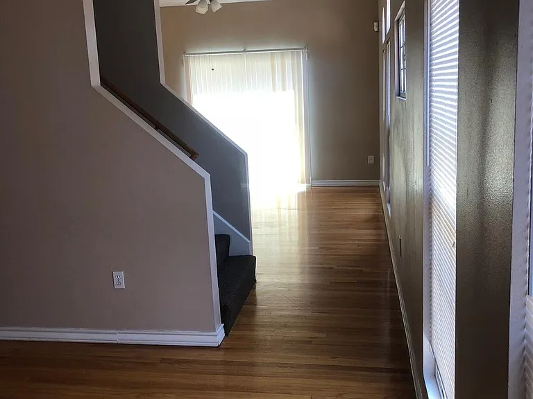 4122 Drake St #1/2 — Photo 5