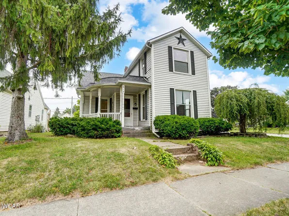 614 S Blackhoof St, Wapakoneta, OH 45895