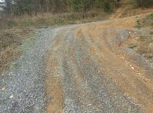 232 Lick Branch Rd, Cedar Bluff, VA 24609